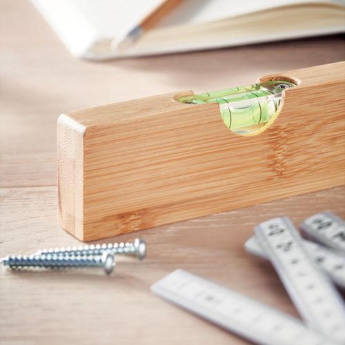 Bamboo spirit level with bottle opener - Image 4